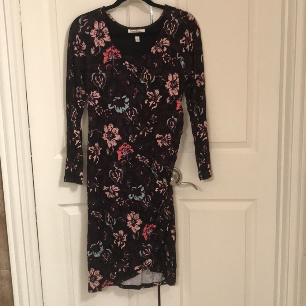Jessica Simpson fitted maternity dress